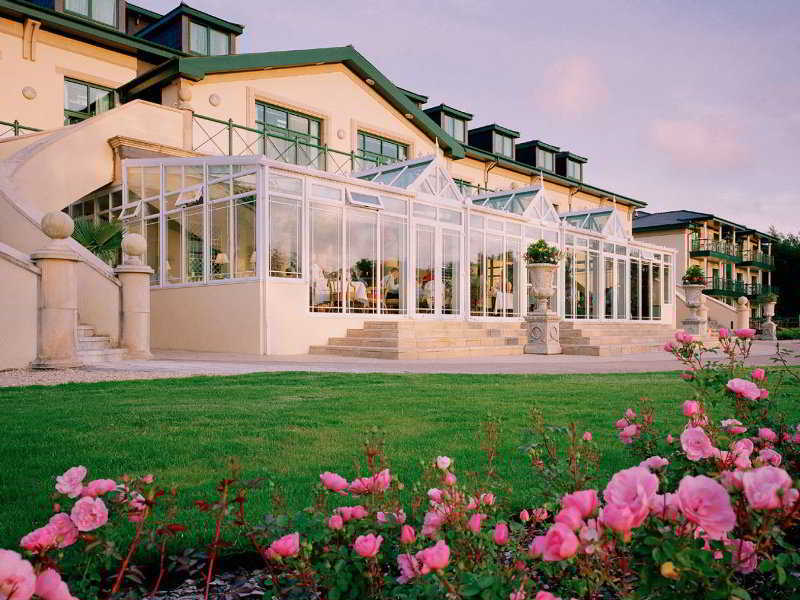 Vale Resort Hensol Exterior foto